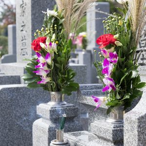 茨城の株式会社長岡石材は高い品質の墓石を販売しております